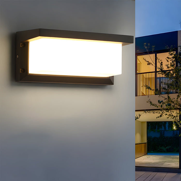 Moderne einfache wasserdichte Sensor -LED -Wandleuchte im Freien
