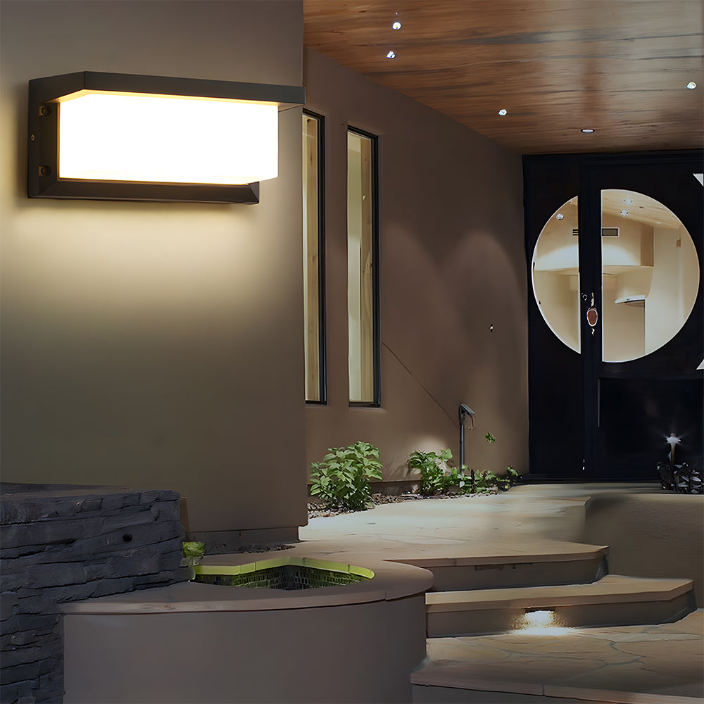 Lampada da parete per esterni a LED con sensore impermeabile semplice e moderna