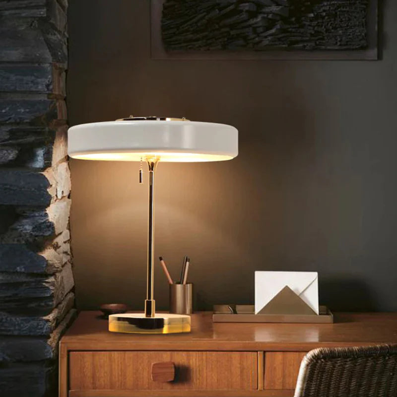 Glarefusion Nordic British Retro Creative Table Lamp