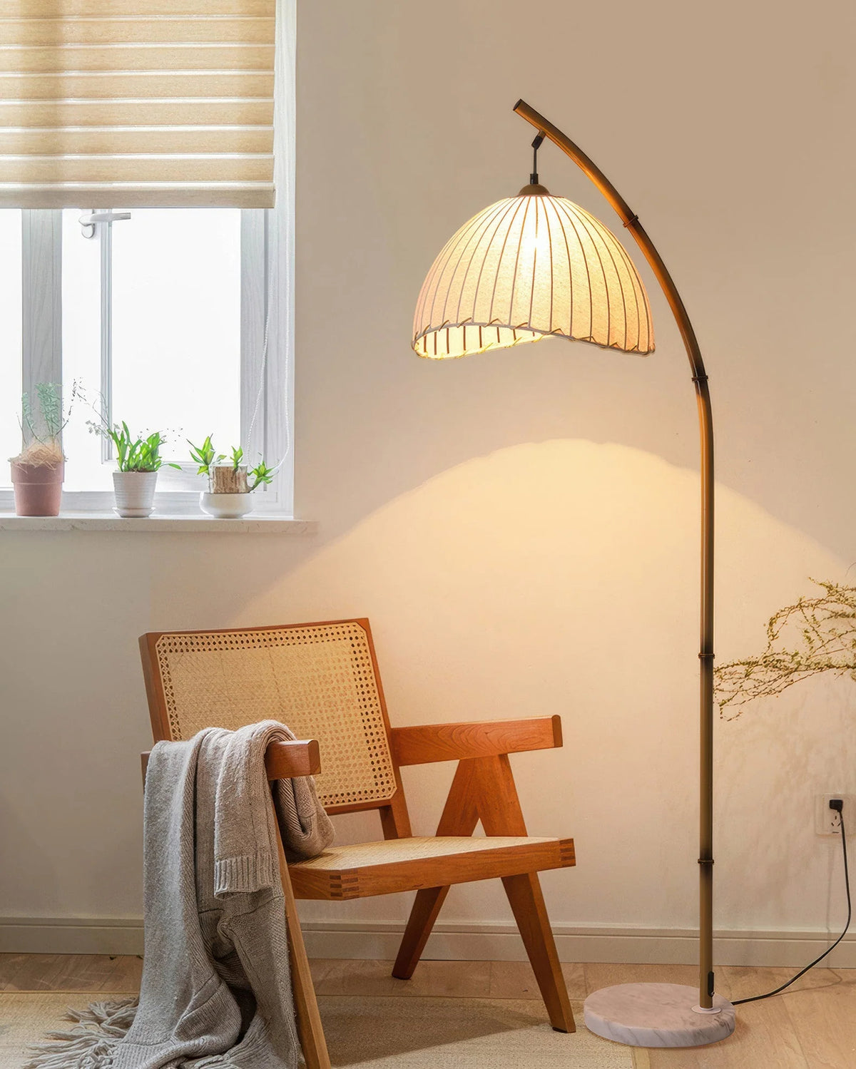 Lampada da pavimento in bambù spirituale sereno