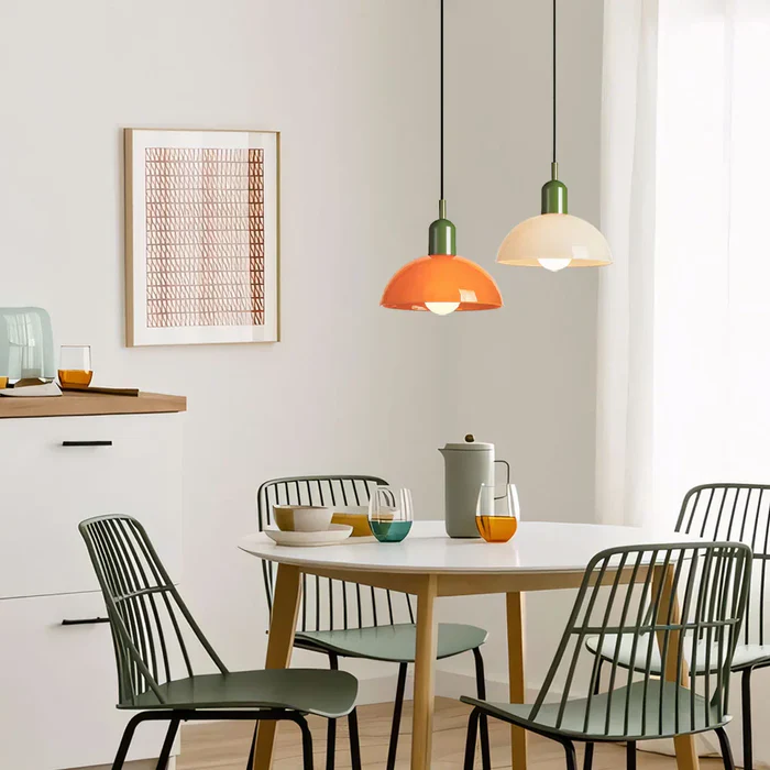 Lampada a sospensione a forma di ciotola colorata