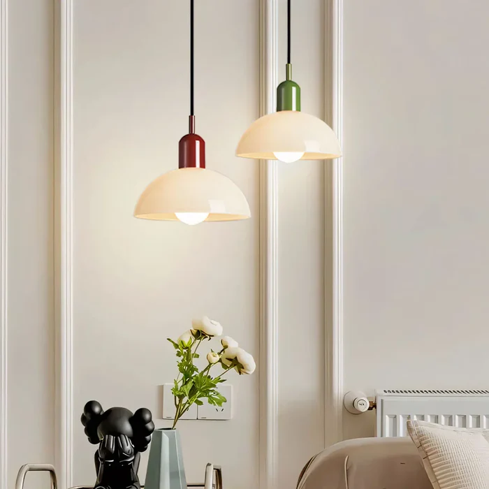 Lampada a sospensione a forma di ciotola colorata