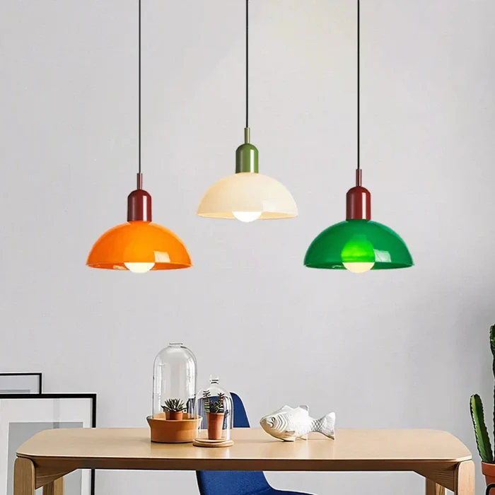 Lampada a sospensione a forma di ciotola colorata