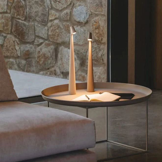 Lampada da tavolo dal design minimalista Glarefusion