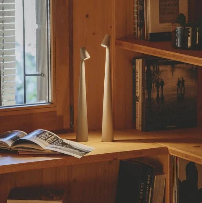 Lampada da tavolo dal design minimalista Glarefusion