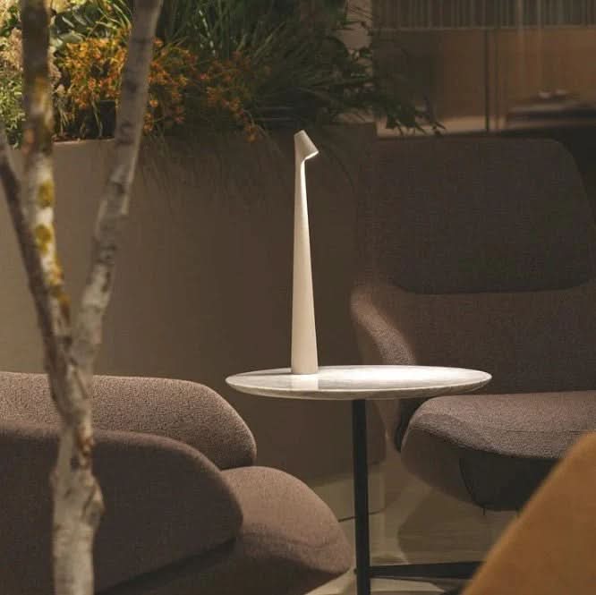 Lampada da tavolo dal design minimalista Glarefusion